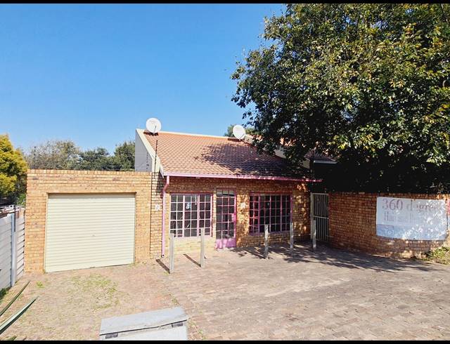 48M² BUSINESS CENTRE TO LET IN HALFWAY GARDENS